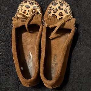 Like new Size 7 Minnetonka Moccasins